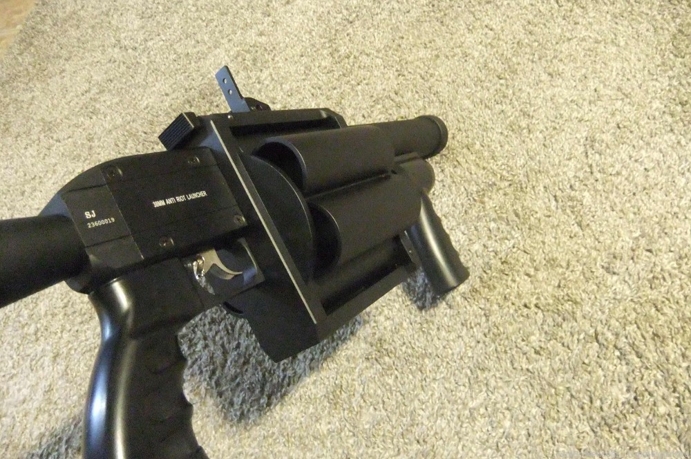 Tactical 6 Shot Rotary 37mm Flare Launcher Double Action, and 1 Free Round!-img-3