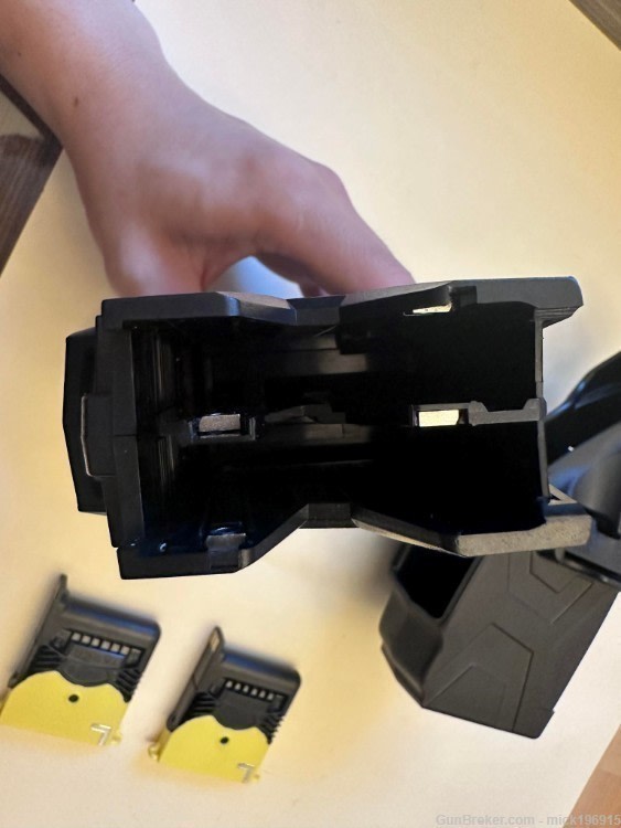 Black Taser X2 AXON LOT with holster, 2 Cartidges Less lethal stun gun LEO -img-8