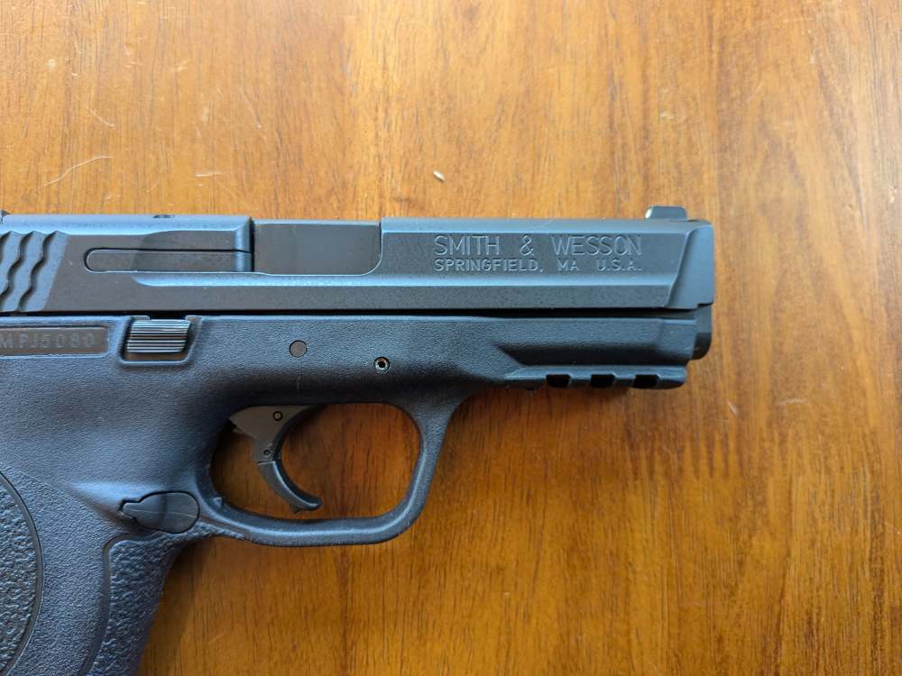 Smith & Wesson M&P40 First Generation - .40 S&W - Complete Package-img-12