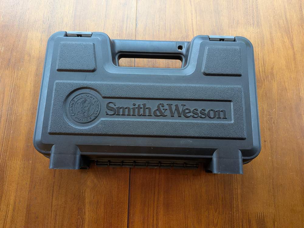 Smith & Wesson M&P40 First Generation - .40 S&W - Complete Package-img-26