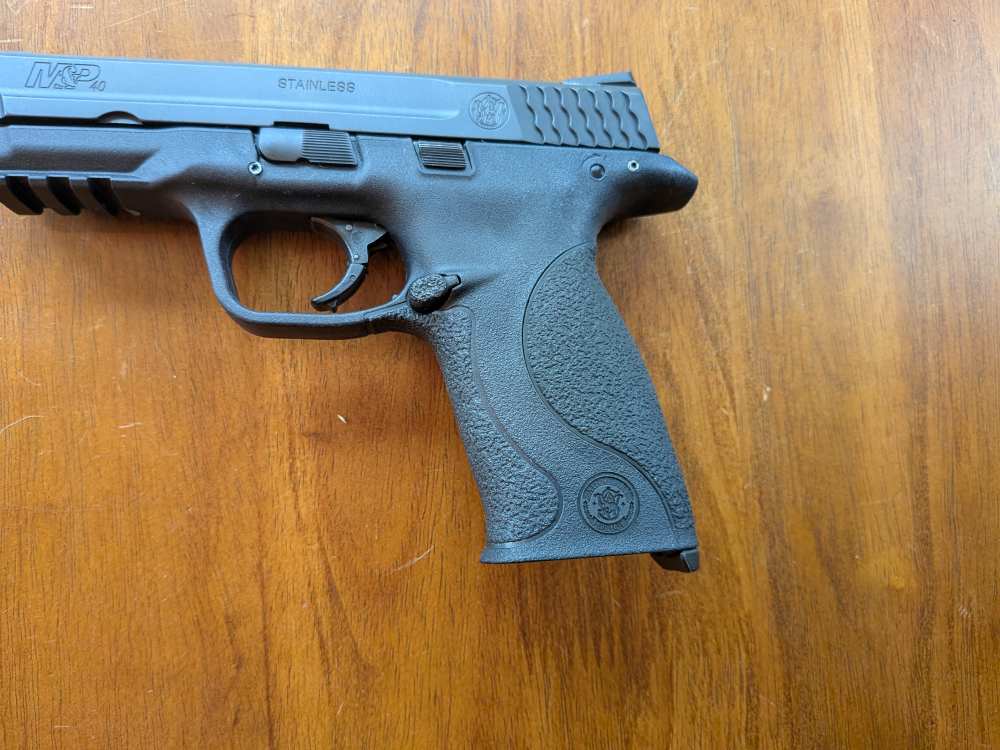 Smith & Wesson M&P40 First Generation - .40 S&W - Complete Package-img-5