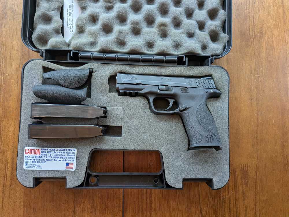 Smith & Wesson M&P40 First Generation - .40 S&W - Complete Package-img-0