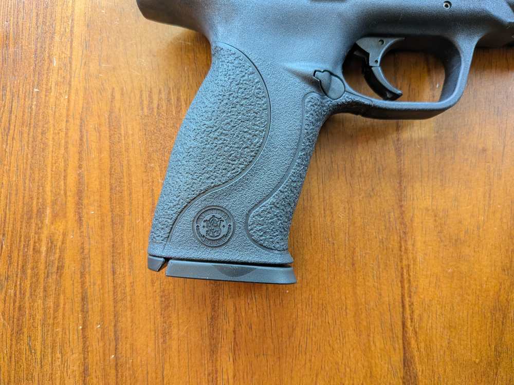 Smith & Wesson M&P40 First Generation - .40 S&W - Complete Package-img-7