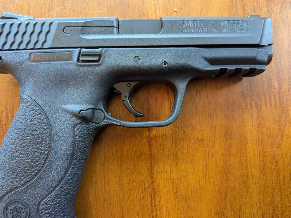 Smith & Wesson M&P40 First Generation - .40 S&W - Complete Package-img-8