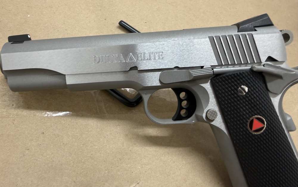 Colt Delta Elite 10mm MK IV 2017 w/box Great condition -img-2