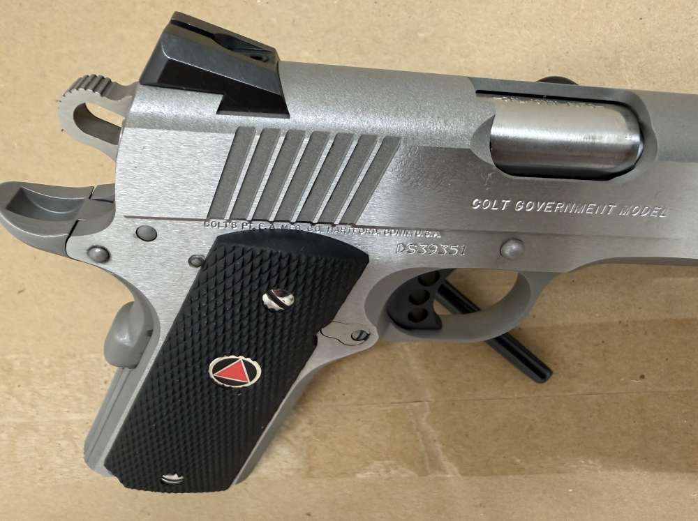 Colt Delta Elite 10mm MK IV 2017 w/box Great condition -img-7
