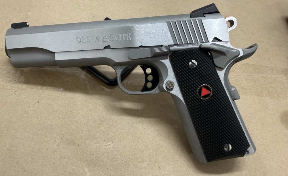 Colt Delta Elite 10mm MK IV 2017 w/box Great condition -img-1