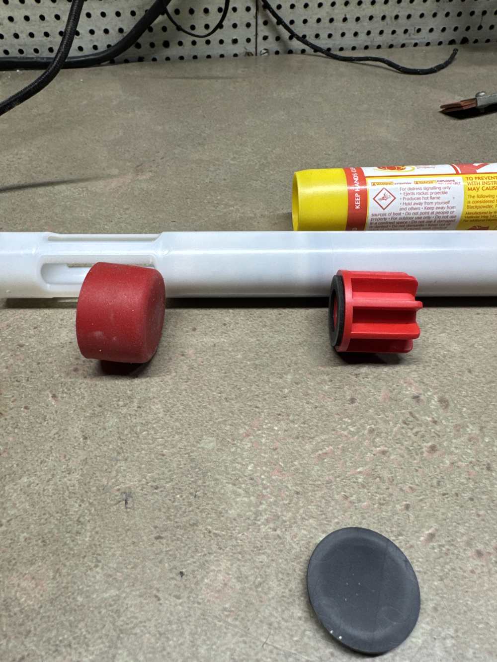 1QTY ROCKET PARACHUTE FLARE RED NEW EXP 2021-2025 1ooo ft height  -img-9