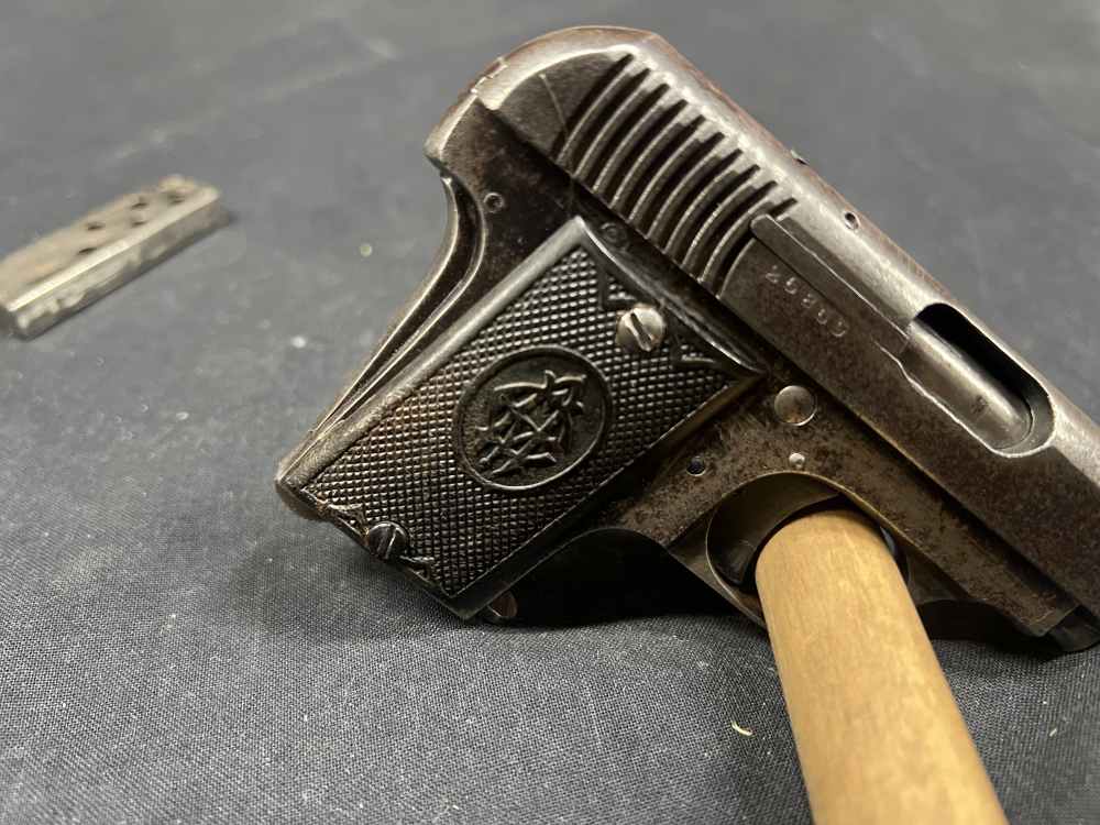 Bronco 1918 Spanish semi auto pistol 25 ACP 6.35 2” 2’ mags-img-1