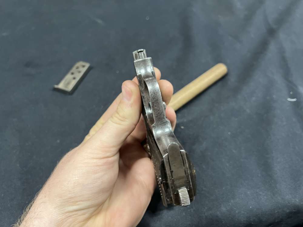 Bronco 1918 Spanish semi auto pistol 25 ACP 6.35 2” 2’ mags-img-8