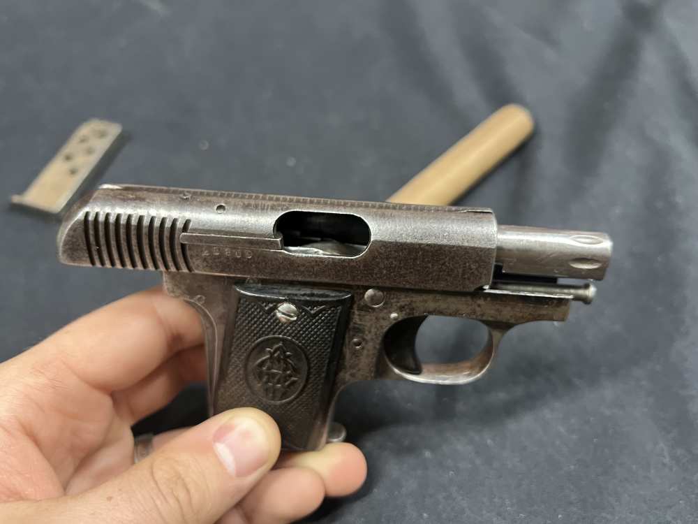 Bronco 1918 Spanish semi auto pistol 25 ACP 6.35 2” 2’ mags-img-6