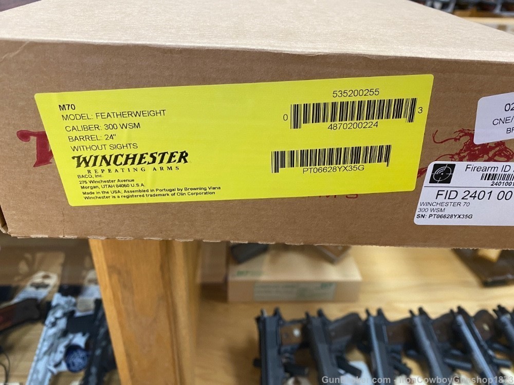 Winchester  Model 70 Featherweight 300 WSM  535200255 Satin Walnut Stock-img-2