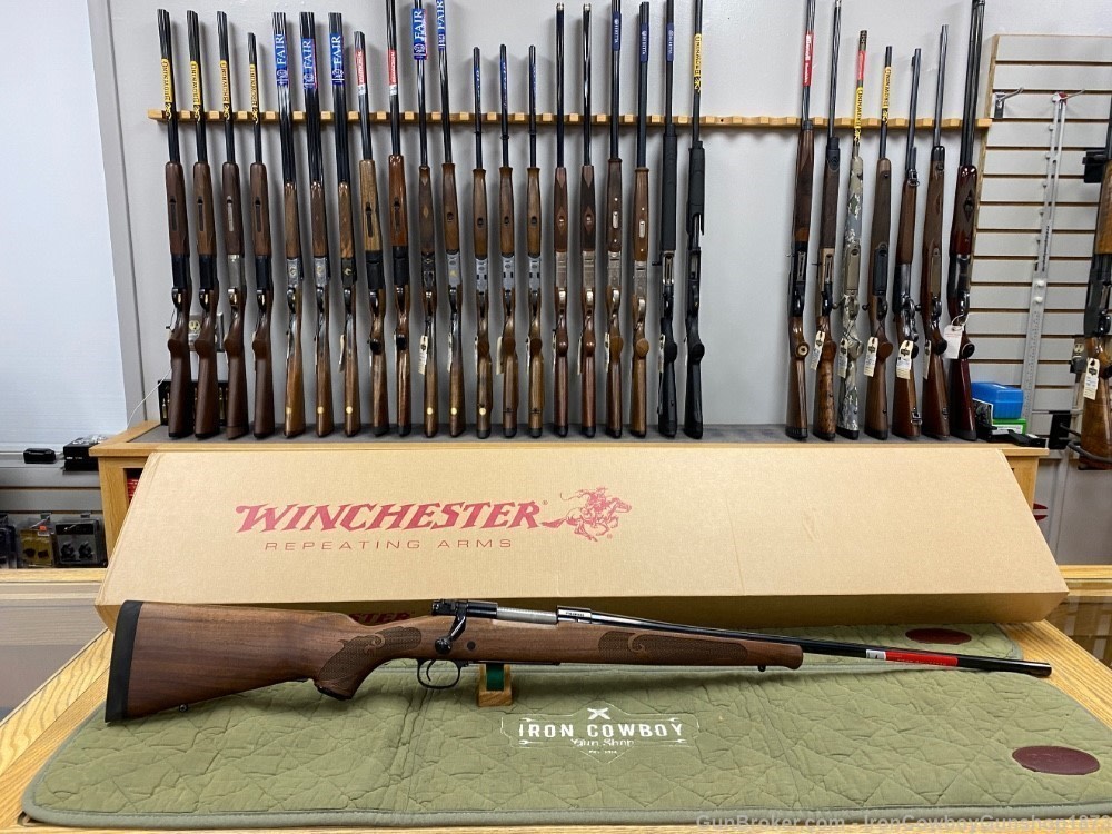 Winchester  Model 70 Featherweight 300 WSM  535200255 Satin Walnut Stock-img-0