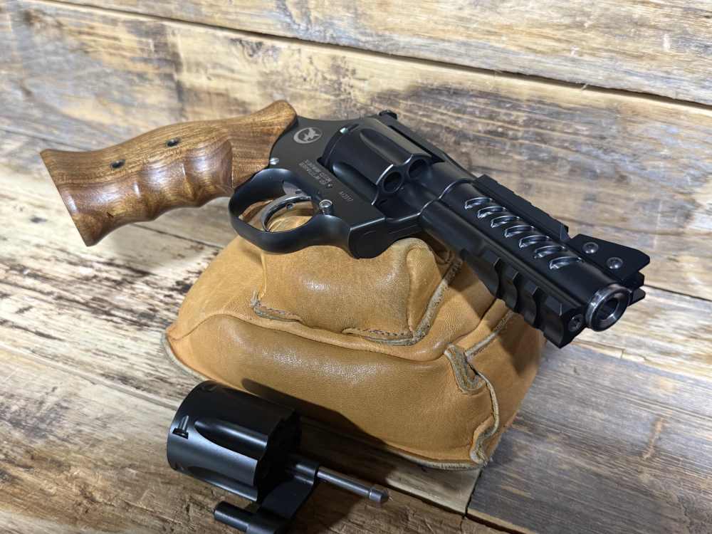Nighthawk Custom Korth Ranger 4" .357 Mag / 9mm Dual-Cylinder Revolver -img-3