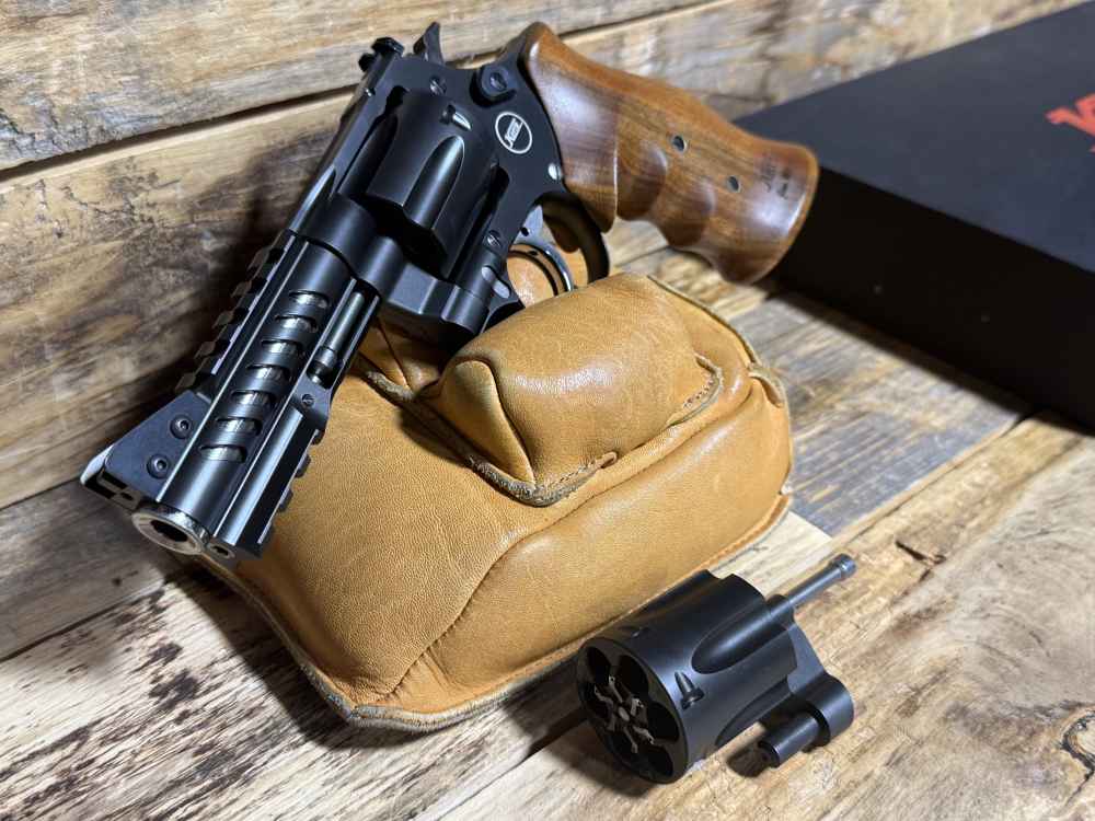 Nighthawk Custom Korth Ranger 4" .357 Mag / 9mm Dual-Cylinder Revolver -img-2