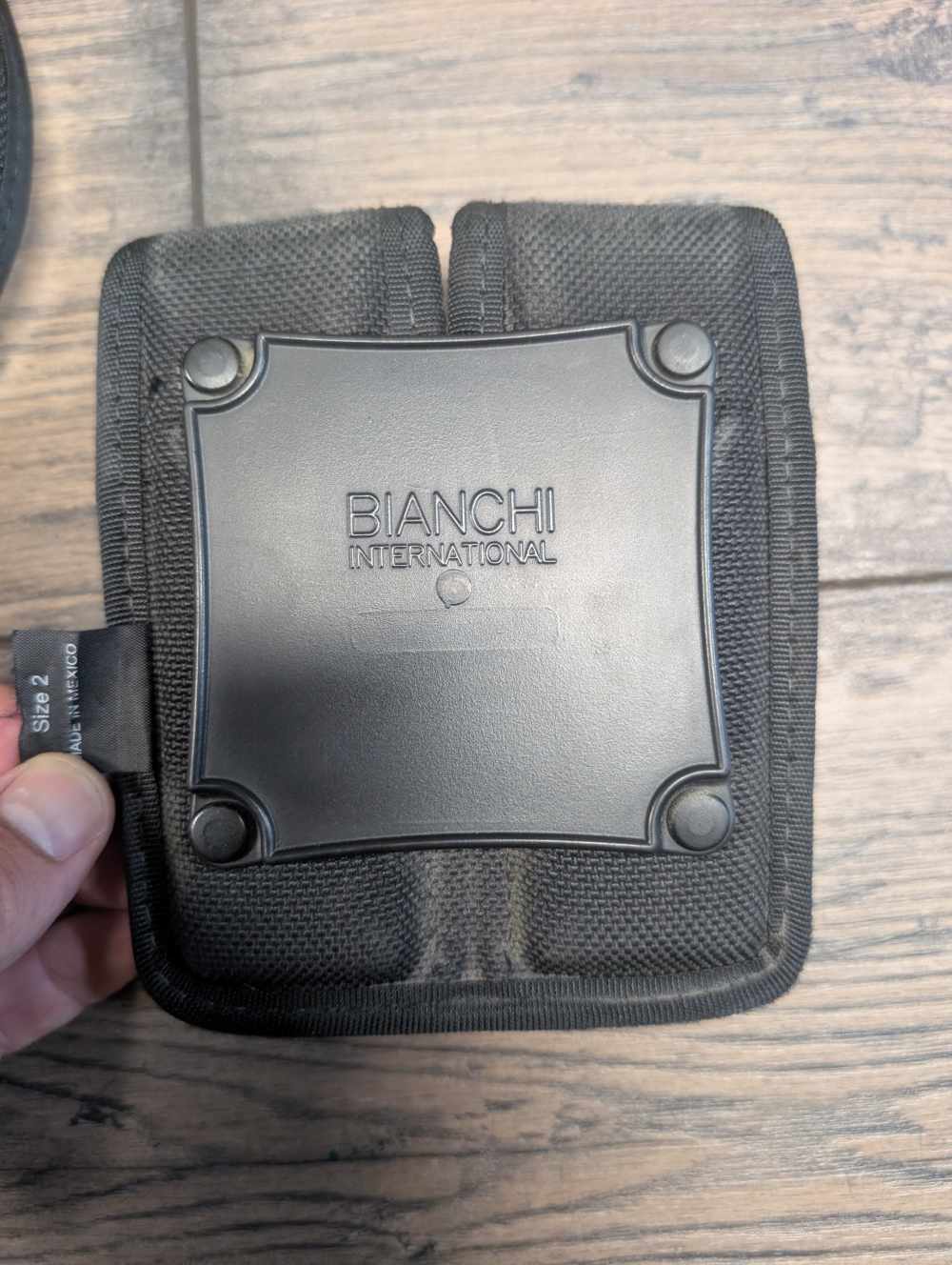 Bianchi 7200 Duty Belt, Magazine Pouch, Baton and Flashlight size 34"- 40" -img-4