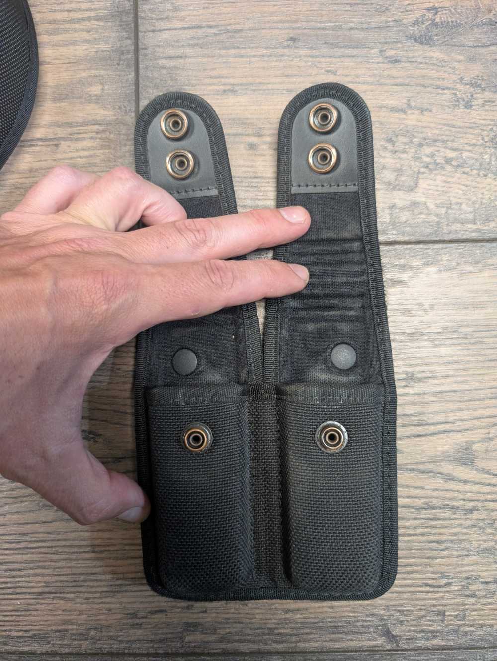 Bianchi 7200 Duty Belt, Magazine Pouch, Baton and Flashlight size 34"- 40" -img-5