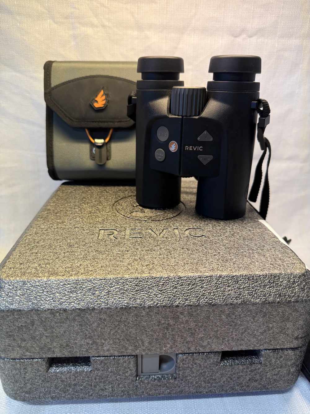 Revic Acura BLR10b 10x42 Rangefinding Binoculars-img-0