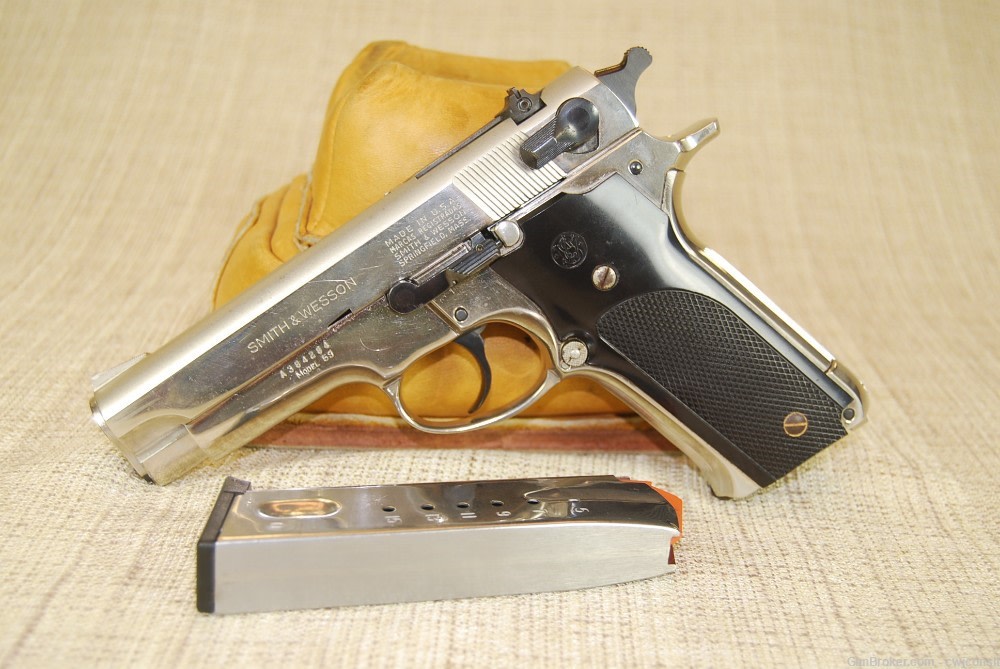 S&W 59 Nickel with two magazines-img-1