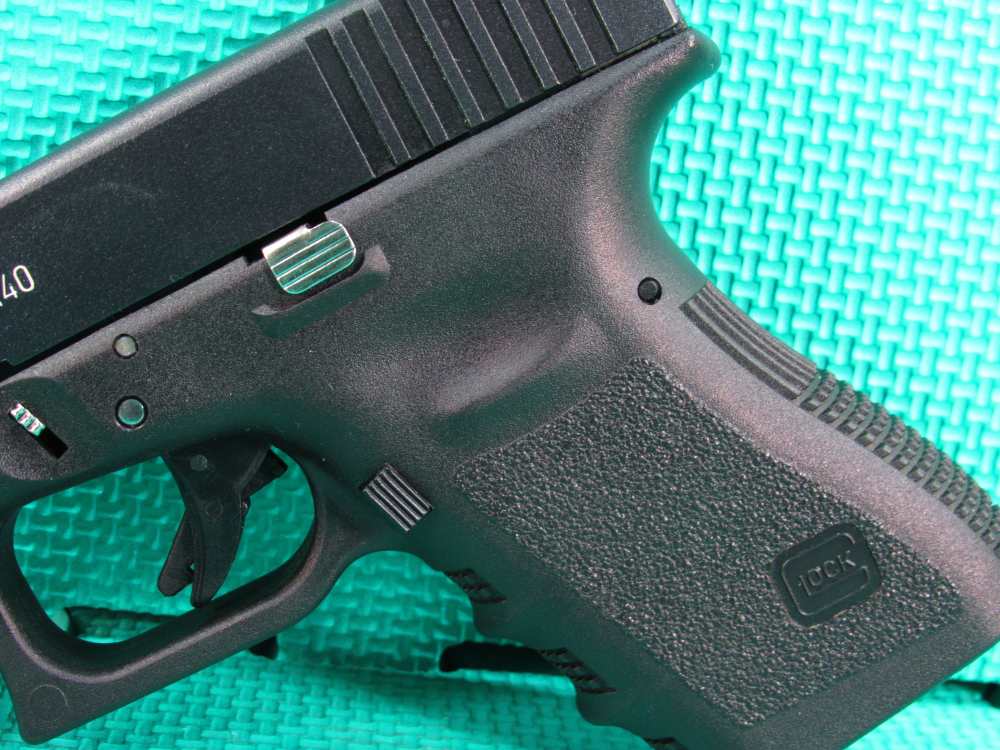Glock 23 Gen 3 40 S&W w/ 2 Mags & Extra 357 Sig Barrel w/ Factory Box Nice-img-15