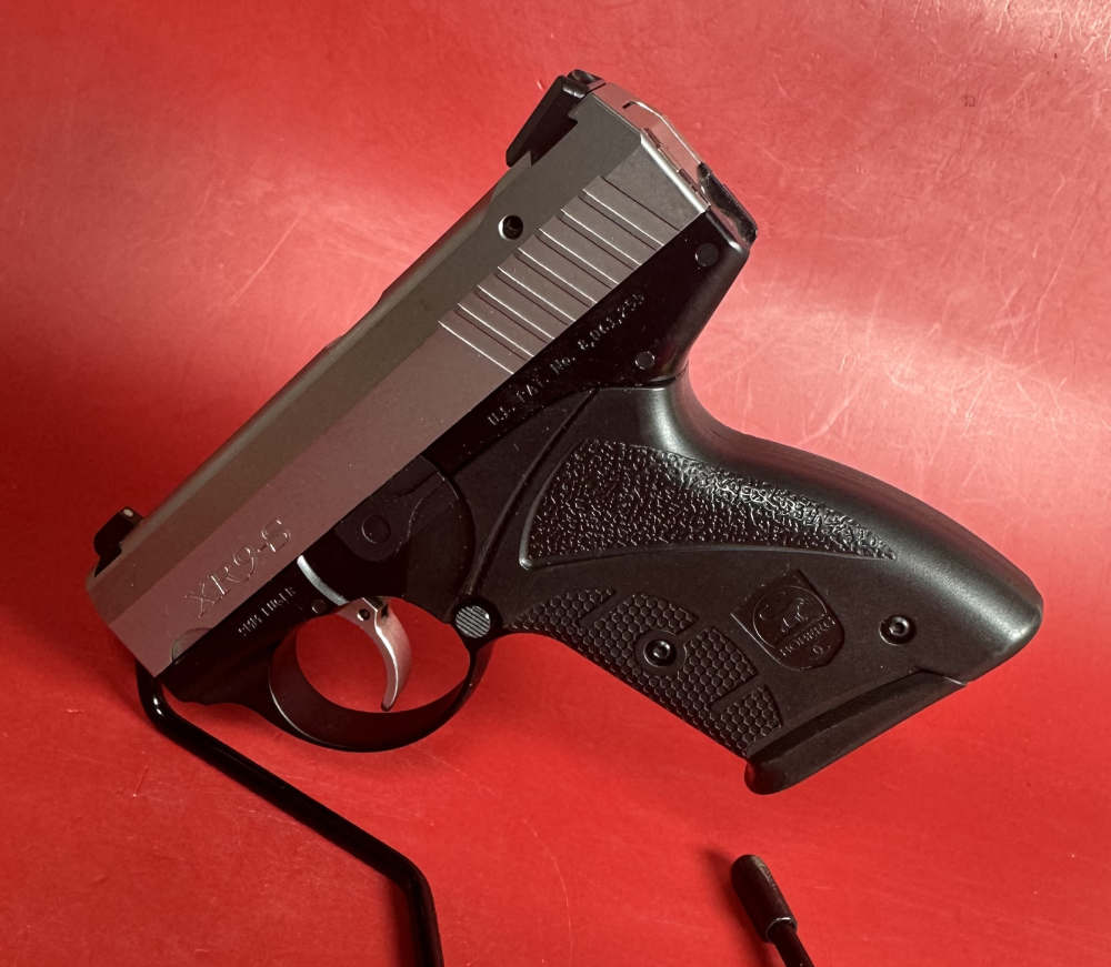 Boberg  XR9-S 9mm  Bullpup. 2 - 7rd mags. 3.25" BBL. Super rare. Mint. -img-1