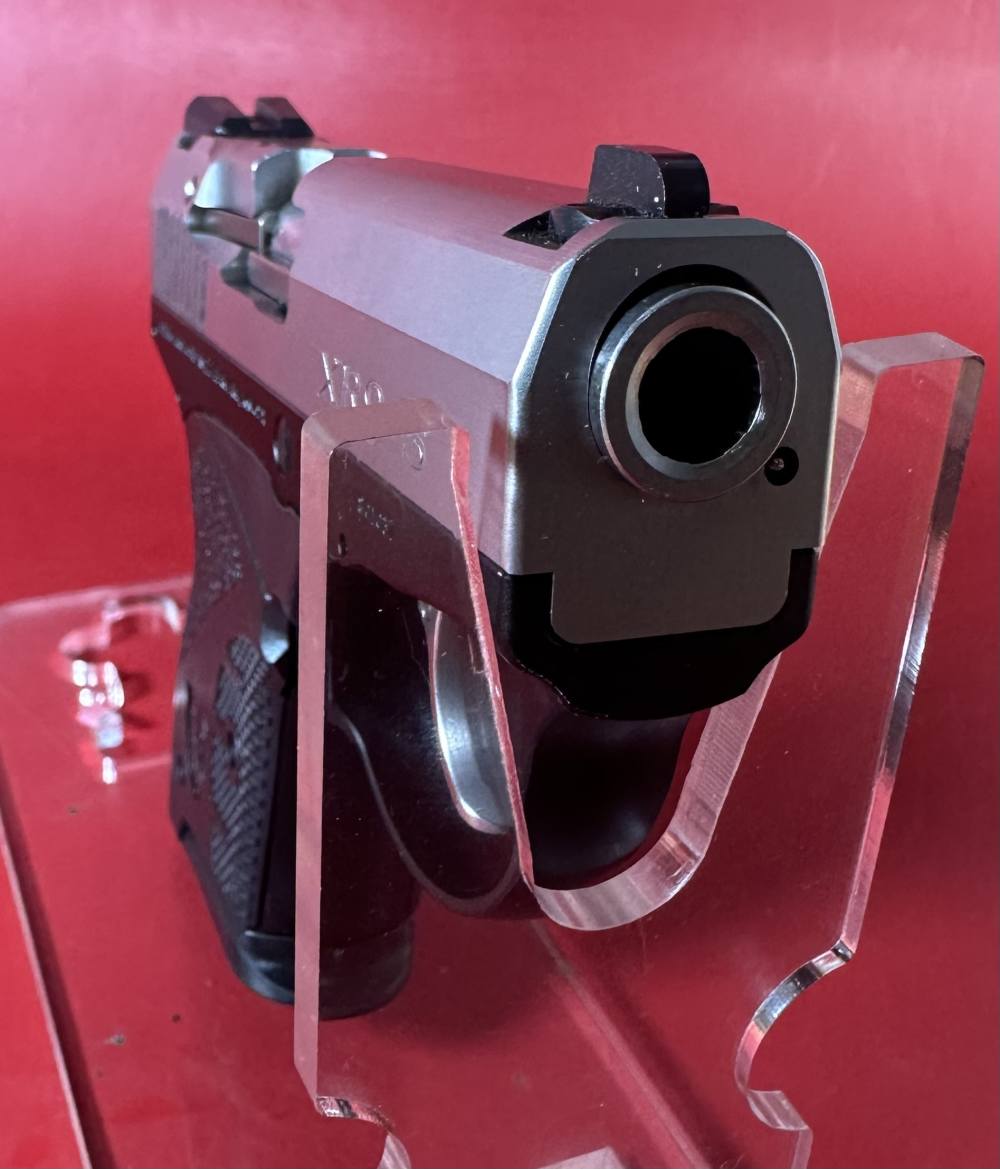 Boberg  XR9-S 9mm  Bullpup. 2 - 7rd mags. 3.25" BBL. Super rare. Mint. -img-3