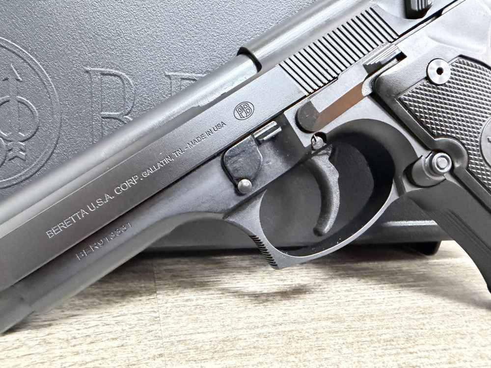 BERETTA 92FS 9MM SAFETY/DECOCKER 2-15 ROUND MAGS J92F300M BRAND NEW-img-2