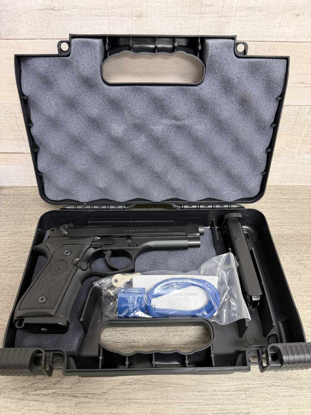 BERETTA 92FS 9MM SAFETY/DECOCKER 2-15 ROUND MAGS J92F300M BRAND NEW-img-9