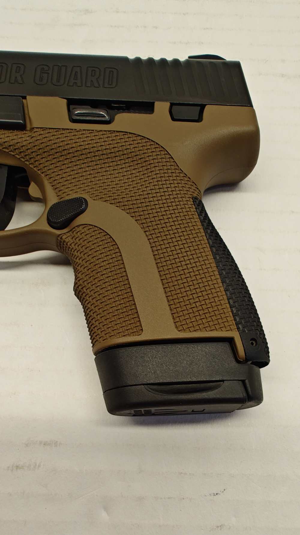 Honor Defense Honor Gaurd 9 mm with 2 Grip Modules & 3 Mags-img-11