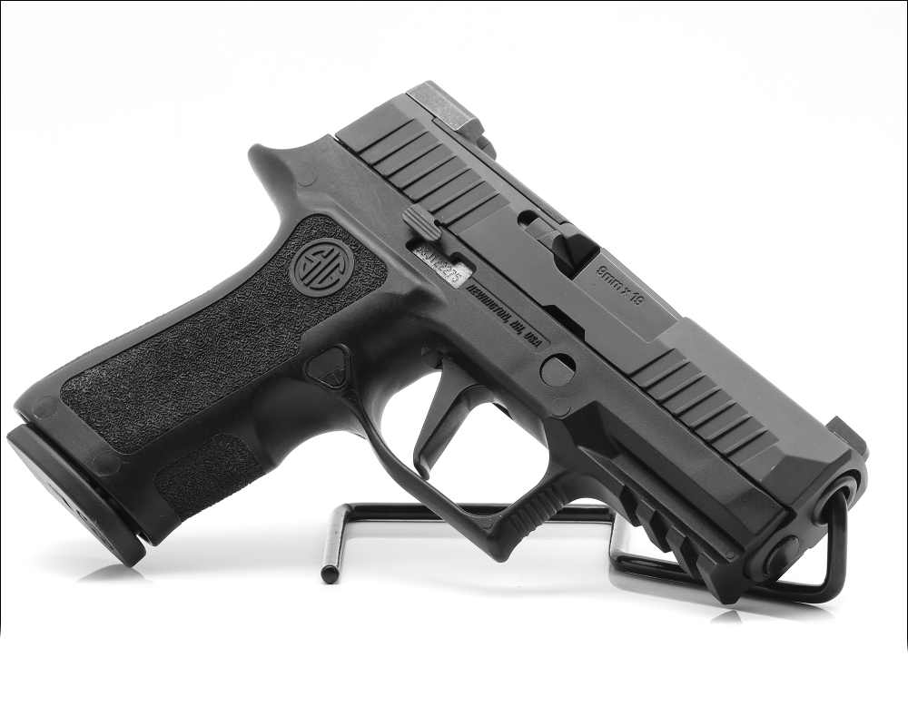 SIG SAUER P320 Compact 9mm W/ 2-15RD Mags-img-1