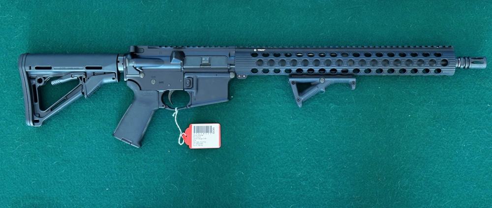 Superb Daniel Defense M4A1 Carbine, 16" bbl, 5.56 NATO, DD case and papers-img-5
