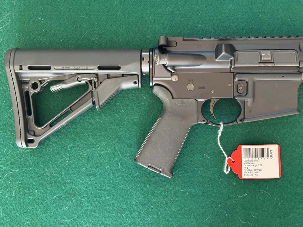 Superb Daniel Defense M4A1 Carbine, 16" bbl, 5.56 NATO, DD case and papers-img-6