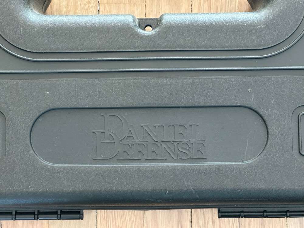 Superb Daniel Defense M4A1 Carbine, 16" bbl, 5.56 NATO, DD case and papers-img-12