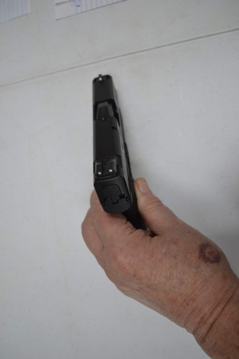 S&W M&P9 Shield 9mmP s/a pistol 3" barrel 3 magazines, holster-img-2