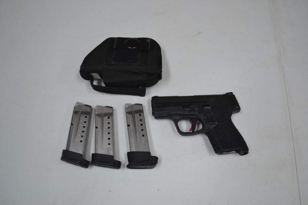 S&W M&P9 Shield 9mmP s/a pistol 3" barrel 3 magazines, holster-img-0