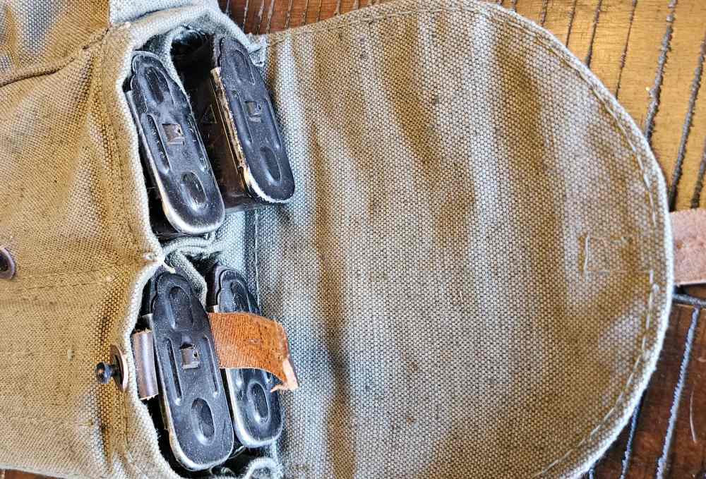 Four Izhmash AK74 Plum Magazines 5.45x39 with pouch AK 74-img-0