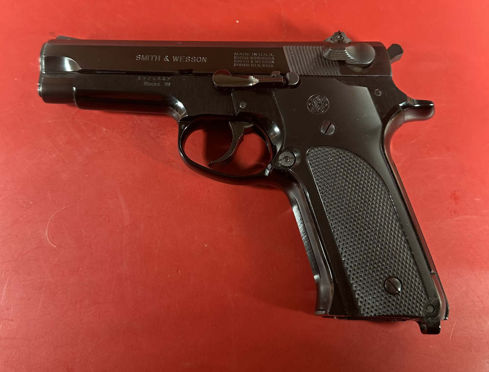 Smith & Wesson S&W Model 59 9mm. 2 15 rd mags, Box Tools Papers. Excellent-img-12