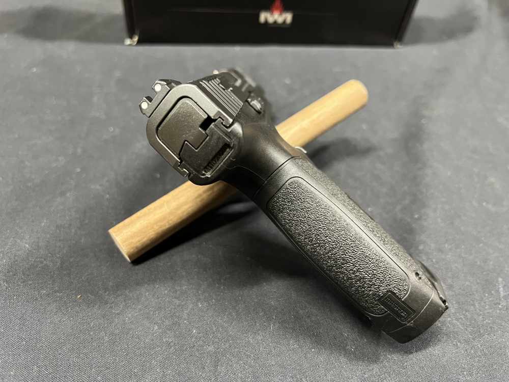 IWI Masada Semi auto pistol 9mm Luger 4.1” bbl optics ready 2 mags box-img-9