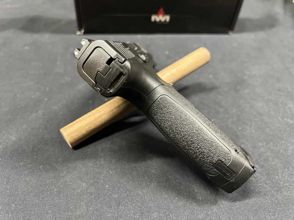 IWI Masada Semi auto pistol 9mm Luger 4.1” bbl optics ready 2 mags box-img-10