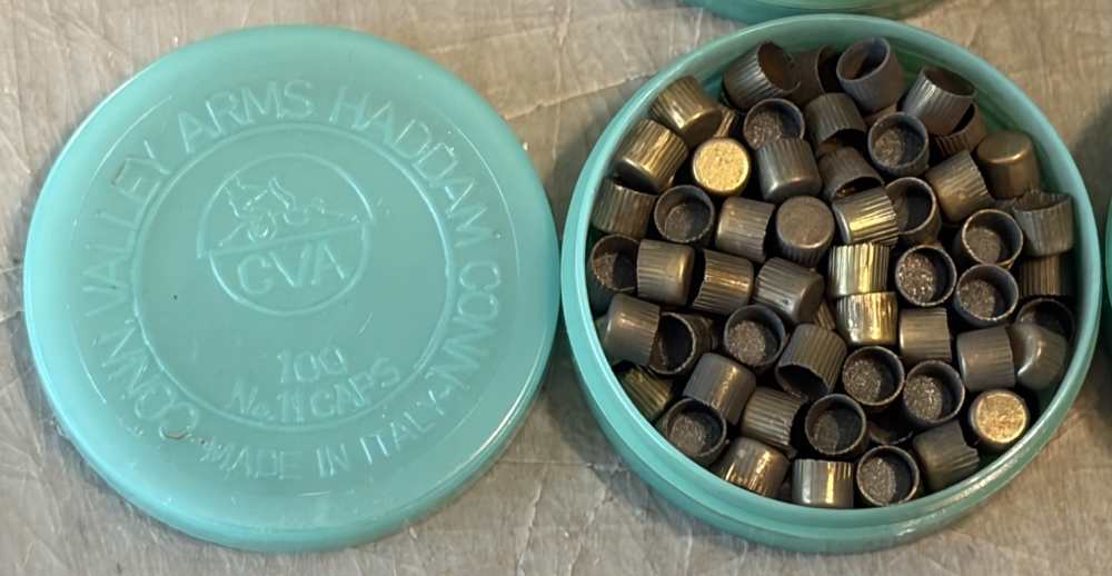 #11 Percussion Caps 900 ct CVA AC1434A No. 11-img-3