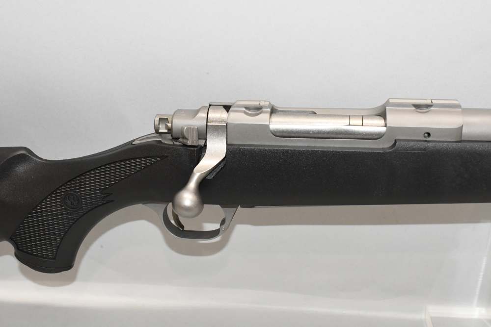 Superb Ruger M77 Hawkeye Bolt Action Rifle 204 Ruger 24" W Box 2014-img-4