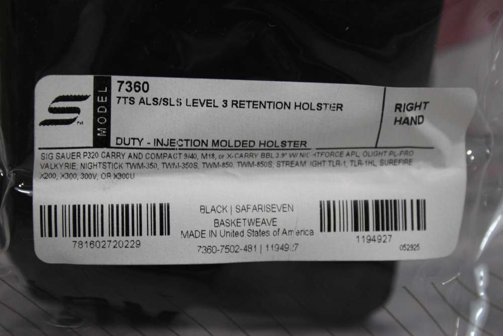 Safariland Holster L3 RH P320 3.9" / Weaponlight 7360 -img-1