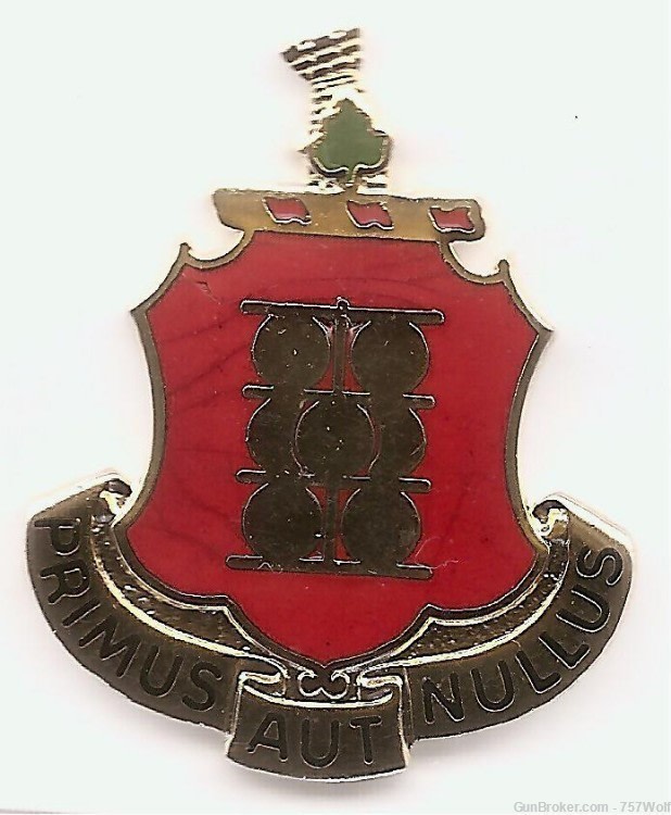Vintage NOS DI Crest 1st Field Artillery Regiment Vanguard Enameled Pin-img-0