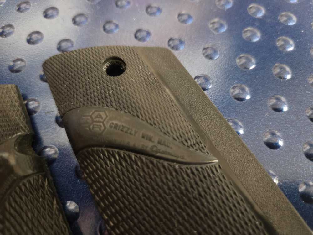 L..A.R. Grizzly Factory Grips-img-2