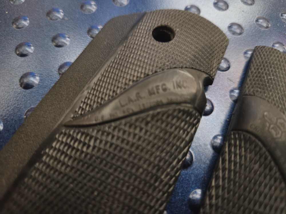 L..A.R. Grizzly Factory Grips-img-1