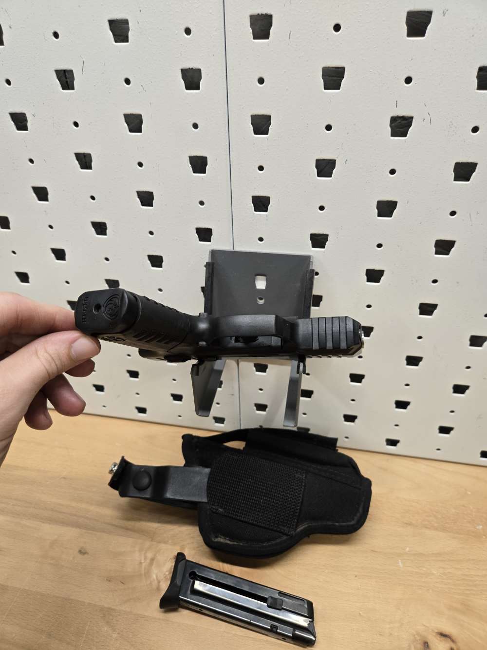 Ruger SR22 22lr Black 3.5" Semi Auto 10rd 2 Mags & Holster Discontinued!-img-5