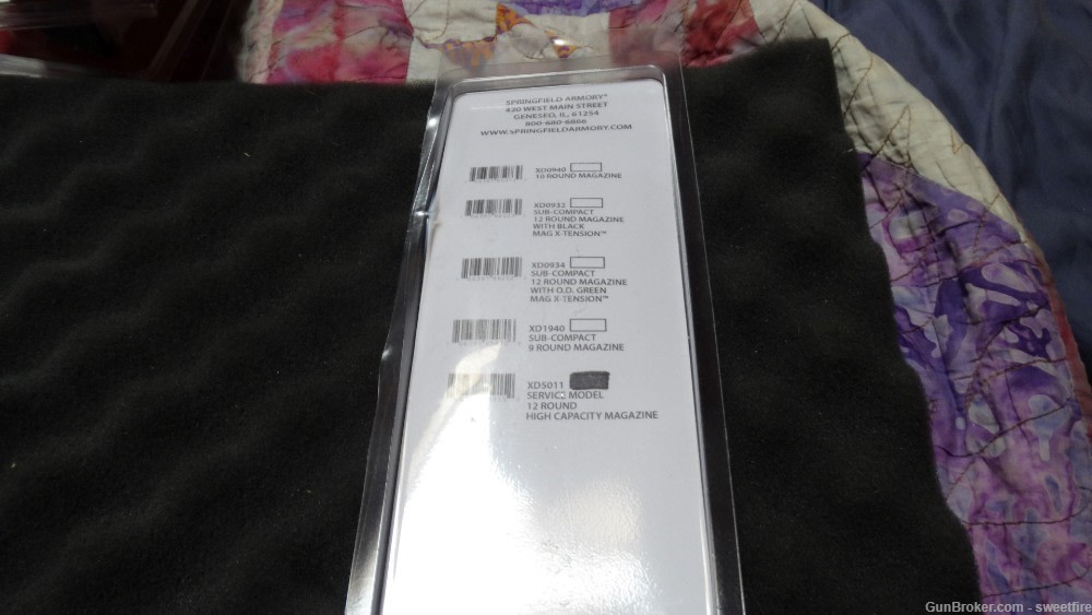 factory magazine.  springfield armory xd 40 12 round magazine-img-1