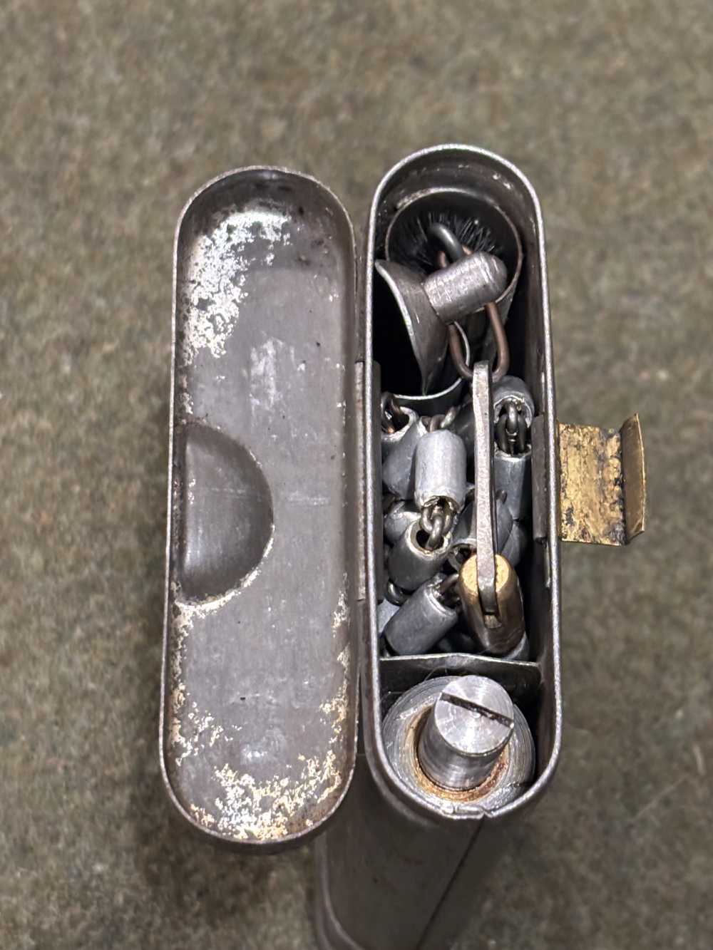 WWII German K98 - RG34 Cleaning Kit - Unmarked Tin - Good Condition-img-42