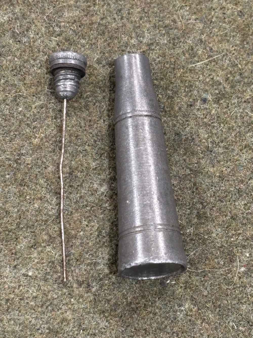 WWII German K98 - RG34 Cleaning Kit - Unmarked Tin - Good Condition-img-27