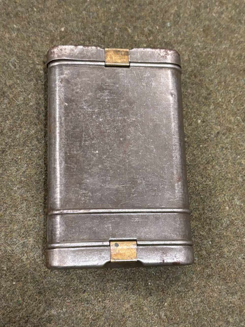 WWII German K98 - RG34 Cleaning Kit - Unmarked Tin - Good Condition-img-2